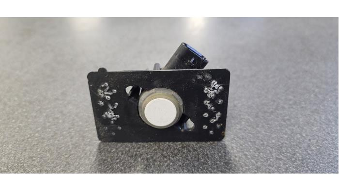Usados Sensor PDC Opel Corsa Precio € 25,00 Norma de margen ofrecido por Autodemontage van de Laar