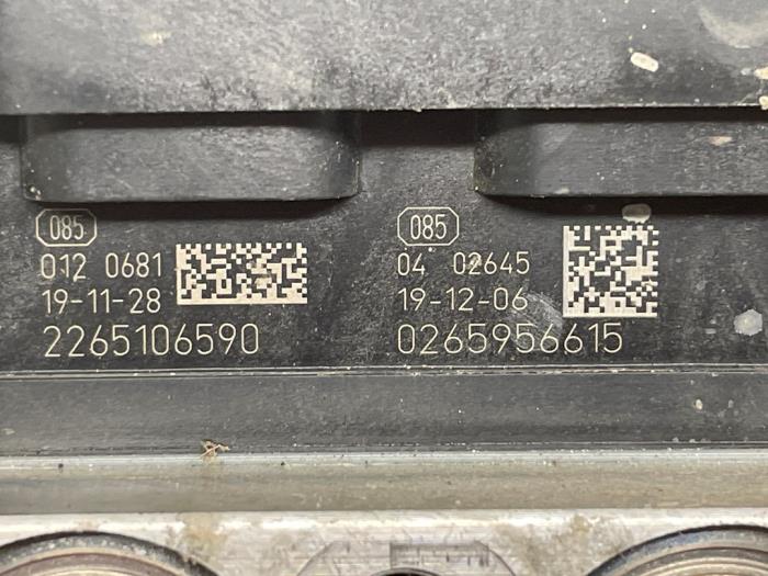Usagé Bloc ABS Mercedes Sprinter 3,5t (907.6/910.6) 316 CDI 2.1 D RWD Prix € 300,00 Règlement à la marge proposé par Autodemontage van de Laar