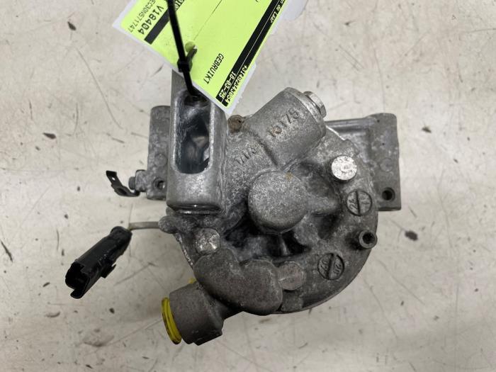 Usagé Pompe clim Toyota Aygo (B40) 1.0 12V VVT-i Prix € 75,00 Règlement à la marge proposé par Autodemontage van de Laar