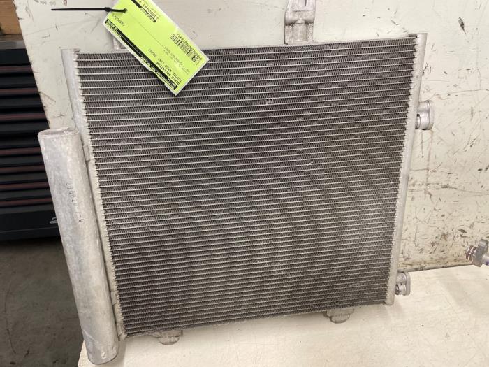 Usagé Radiateur clim Toyota Aygo (B40) 1.0 12V VVT-i Prix € 70,00 Règlement à la marge proposé par Autodemontage van de Laar