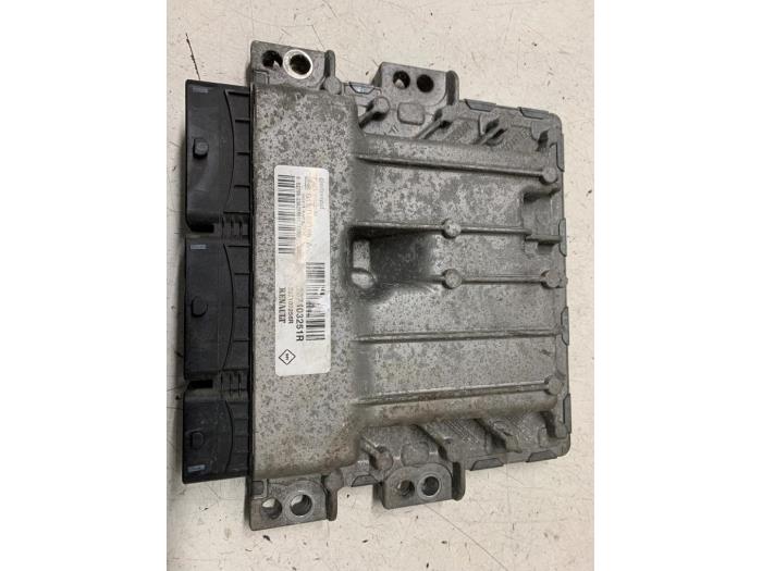 Used Engine management computer Renault Megane III Berline (BZ) 1.2 16V TCE 115 Price € 200,00 Margin scheme offered by Autodemontage van de Laar