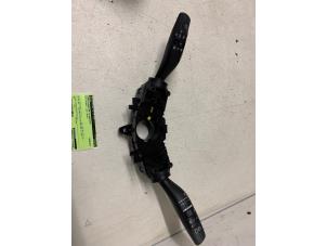 Usagé Commutateur combi colonne de direction Kia Stonic (YB) 1.0i T-GDi 12V Prix € 70,00 Règlement à la marge proposé par Autodemontage van de Laar