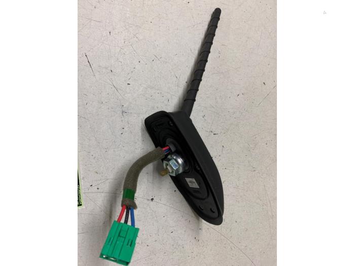 Używane Antena Kia Stonic (YB) 1.0i T-GDi 12V Cena € 50,00 Procedura marży oferowane przez Autodemontage van de Laar