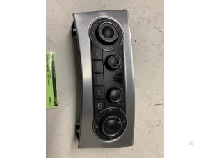 Usagé Panneau de commandes chauffage Mercedes C (W203) 1.8 C-200K 16V Prix € 50,00 Règlement à la marge proposé par Autodemontage van de Laar