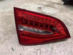 Usagé Feu arrière gauche Audi A4 Avant (B8) 1.8 TFSI 16V Prix € 75,00 Règlement à la marge proposé par Autodemontage van de Laar