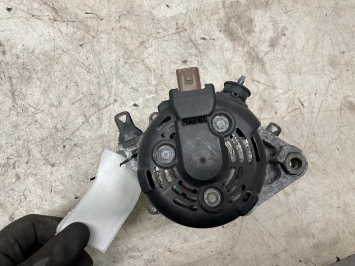 Begagnade Dynamo Toyota Aygo (B40) 1.0 12V VVT-i Pris € 50,00 Marginaltabell erbjuds av Autodemontage van de Laar