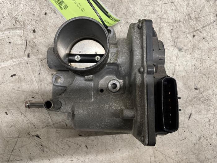 Begagnade Spjällhus Toyota Aygo (B40) 1.0 12V VVT-i Pris € 35,00 Marginaltabell erbjuds av Autodemontage van de Laar