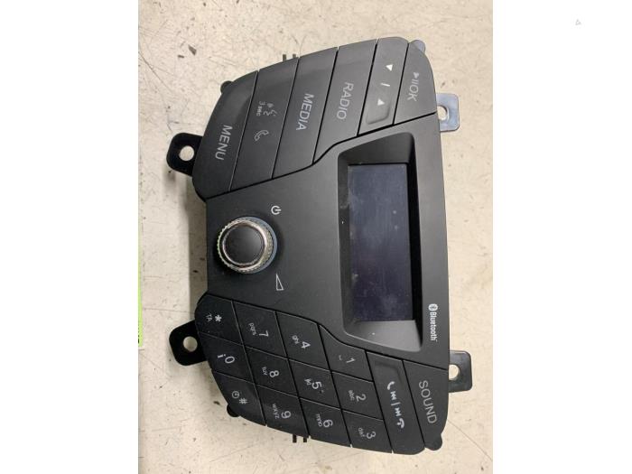 Używane Radio Ford Ka+ 1.2 Ti-VCT Cena € 75,00 Procedura marży oferowane przez Autodemontage van de Laar