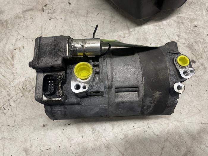 Usagé Pompe clim BMW 3 serie (F30) 330e Prix € 250,00 Règlement à la marge proposé par Autodemontage van de Laar