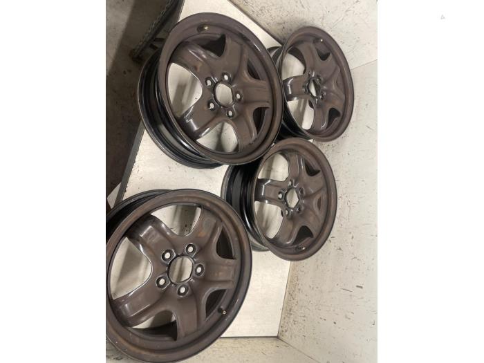 Gebrauchte Felgen Set Renault Megane III Berline (BZ) 1.2 16V TCE 115 Preis € 120,00 Margenregelung angeboten von Autodemontage van de Laar