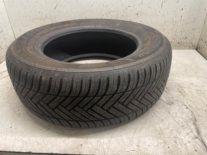 Używane Opona Cena na żądanie oferowane przez Autodemontage van de Laar