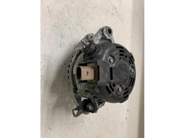 Usagé Dynamo Toyota Aygo (B40) 1.0 12V VVT-i Prix € 50,00 Règlement à la marge proposé par Autodemontage van de Laar