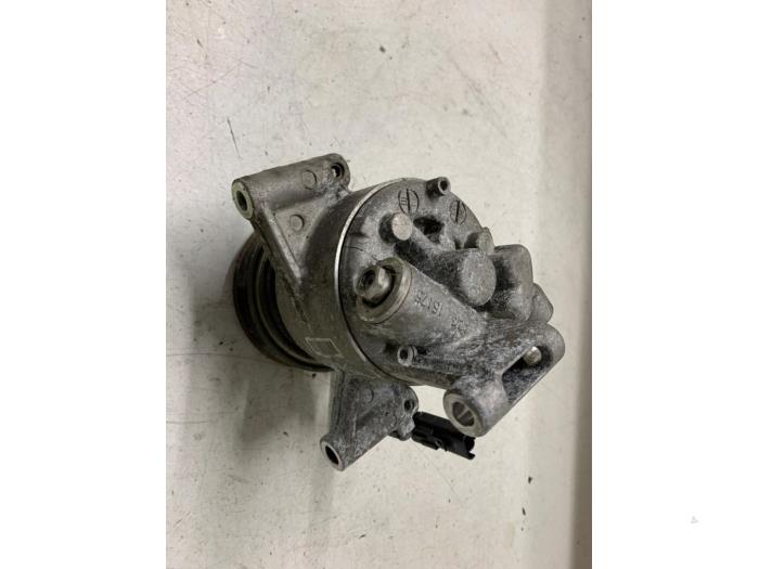 Usagé Pompe clim Toyota Aygo (B40) 1.0 12V VVT-i Prix € 100,00 Règlement à la marge proposé par Autodemontage van de Laar