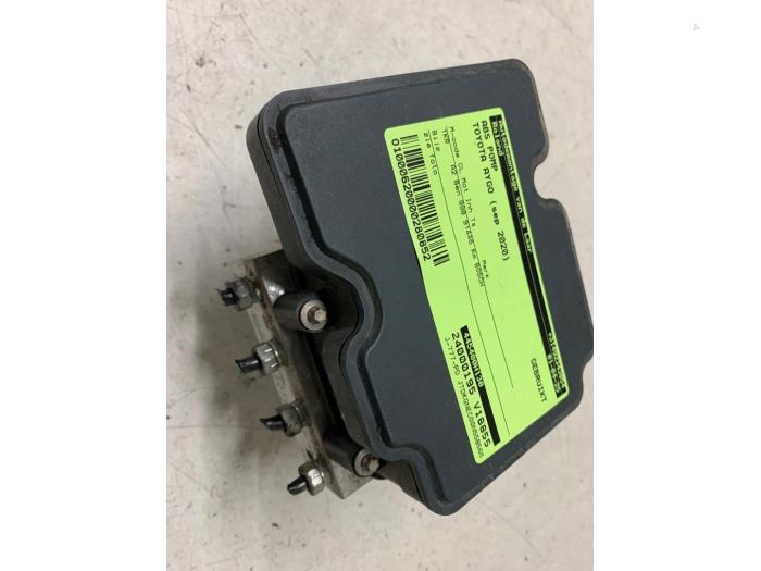 Used ABS pump Toyota Aygo (B40) 1.0 12V VVT-i Price € 60,00 Margin scheme offered by Autodemontage van de Laar