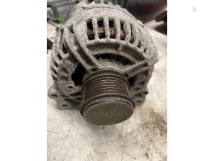 Dynamo från en Volkswagen Caddy III (2KA,2KH,2CA,2CH) 1.6 TDI 16V 2015