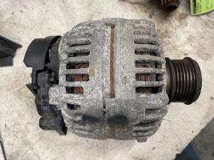 Dynamo från en Volkswagen Caddy III (2KA,2KH,2CA,2CH) 1.6 TDI 16V 2015