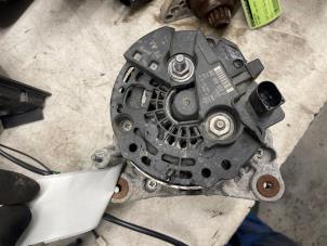 Dynamo från en Volkswagen Caddy III (2KA,2KH,2CA,2CH) 1.6 TDI 16V 2015