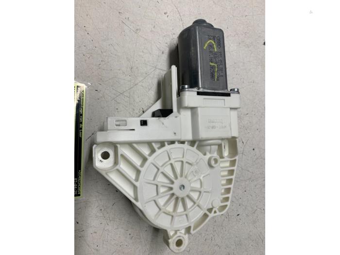 Usados Motor de ventanilla de puerta Audi A5 Sportback (8TA) 1.8 TFSI 16V Precio € 50,00 Norma de margen ofrecido por Autodemontage van de Laar