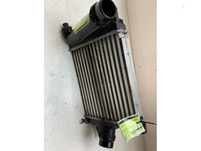 Usados Intercooler Renault Clio IV Estate/Grandtour (7R) 0.9 Energy TCE 12V Precio € 50,00 Norma de margen ofrecido por Autodemontage van de Laar