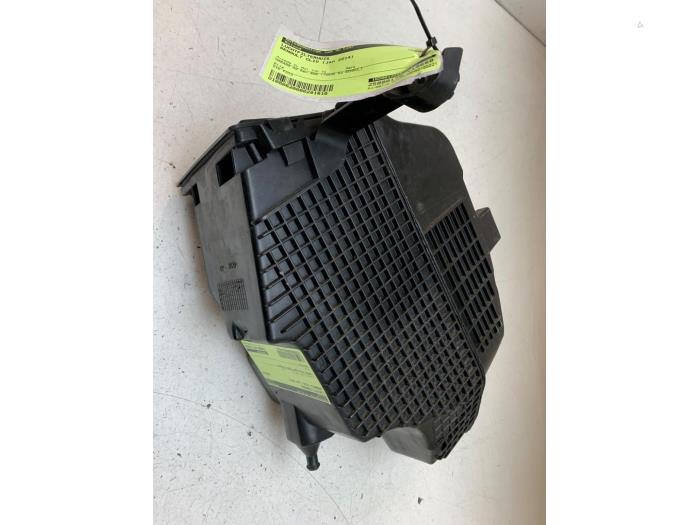 Gebrauchte Luftfiltergehäuse Renault Clio IV Estate/Grandtour (7R) 0.9 Energy TCE 12V Preis € 50,00 Margenregelung angeboten von Autodemontage van de Laar
