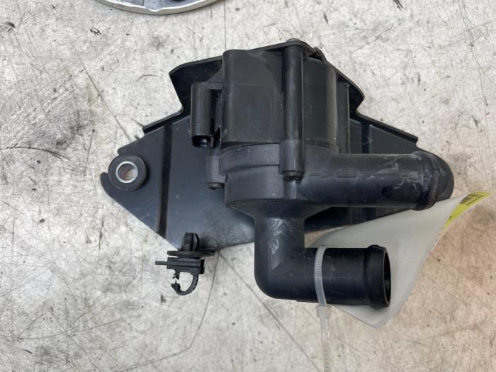 Begagnade Extra vattenpump Citroen C-Zero 16 kWh Pris € 250,00 Marginaltabell erbjuds av Autodemontage van de Laar