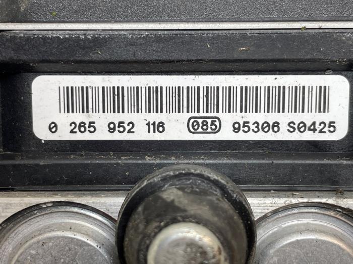 Begagnade ABS-pump Citroen C-Zero 16 kWh Pris € 135,00 Marginaltabell erbjuds av Autodemontage van de Laar