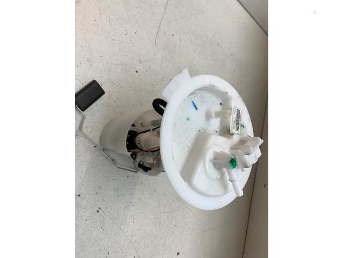 Begagnade Bensinpump Fiat Panda (312) 1.0 Hybrid Pris € 65,00 Marginaltabell erbjuds av Autodemontage van de Laar