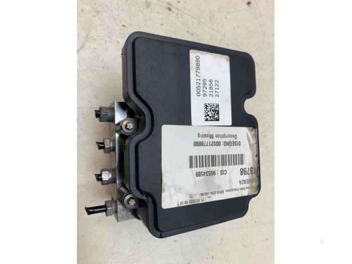 Begagnade ABS-pump Fiat Panda (312) 1.0 Hybrid Pris € 250,00 Marginaltabell erbjuds av Autodemontage van de Laar