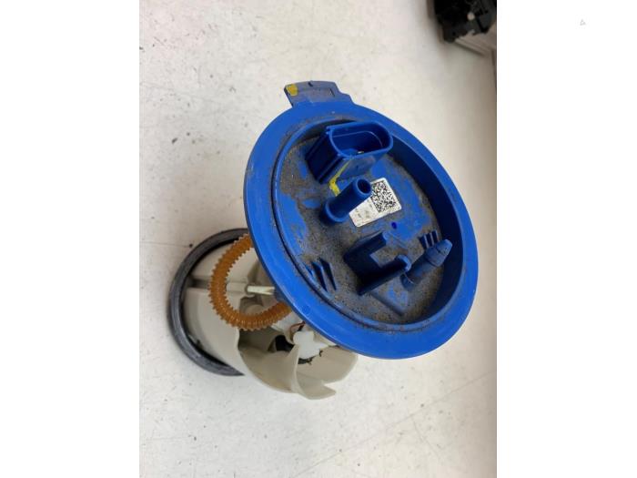 Usagé Pompe essence Skoda Octavia Combi (5EAC) 1.0 TSI 12V Prix € 75,00 Règlement à la marge proposé par Autodemontage van de Laar