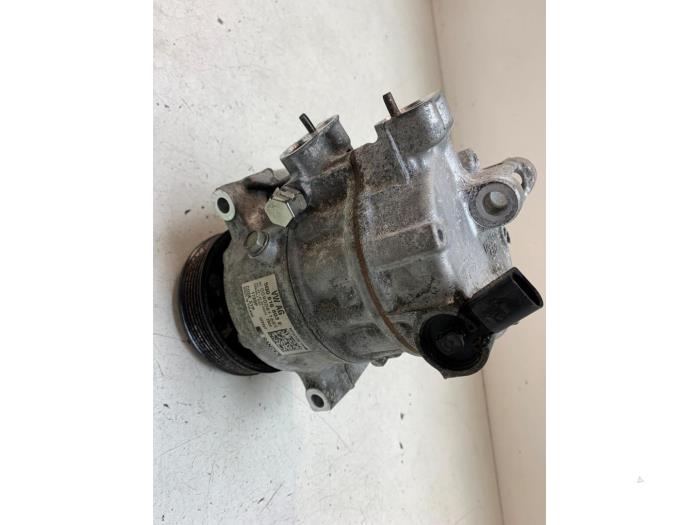 Usagé Pompe clim Skoda Octavia Combi (5EAC) 1.0 TSI 12V Prix € 100,00 Règlement à la marge proposé par Autodemontage van de Laar