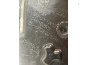 Usados Cuerpo de válvula de mariposa Peugeot Partner (GC/GF/GG/GJ/GK) 1.6 BlueHDI 75 Precio € 25,00 Norma de margen ofrecido por Autodemontage van de Laar