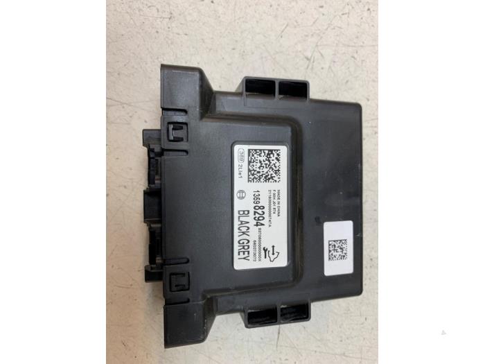 Używane Modul gateway Opel Karl 1.0 12V Cena € 15,00 Procedura marży oferowane przez Autodemontage van de Laar