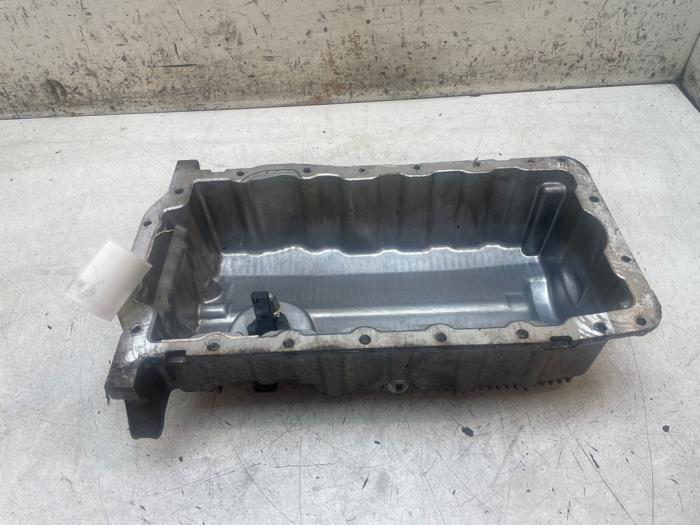 Used Sump Volkswagen Golf IV (1J1) 2.0 Price € 50,00 Margin scheme offered by Autodemontage van de Laar