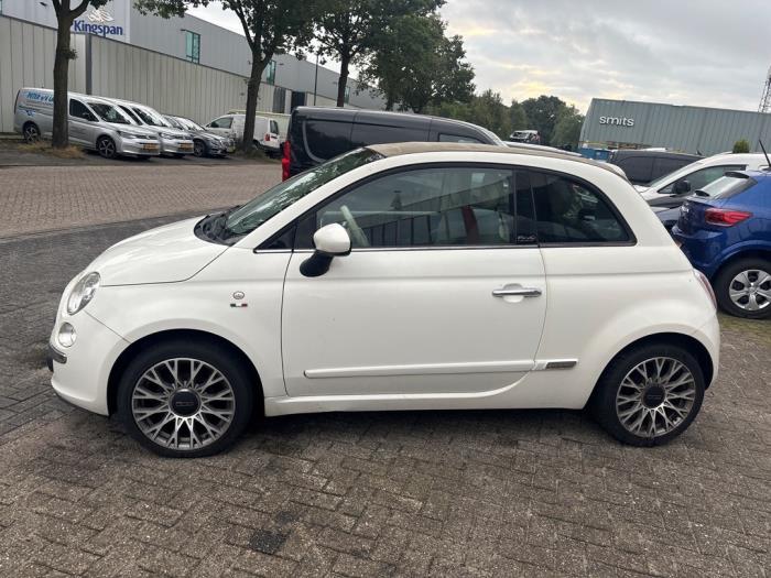 Używane Schowek Fiat 500C (312) 1.2 69 Cena € 25,00 Procedura marży oferowane przez Autodemontage van de Laar