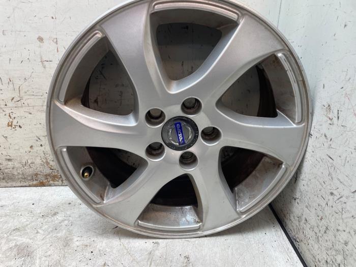 Używane Obrecz Volvo C30 (EK/MK) 1.6 16V Cena € 70,00 Procedura marży oferowane przez Autodemontage van de Laar