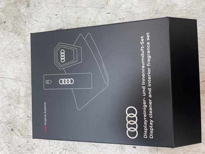 Nya Underhålls kit Audi Diversen Pris € 42,35 Inklusive moms erbjuds av Autodemontage van de Laar