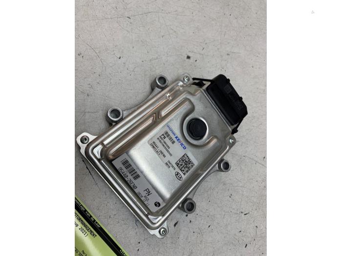 Used Engine management computer Kia Stonic (YB) 1.0i T-GDi 12V Eco-Dynamics+ Price € 200,00 Margin scheme offered by Autodemontage van de Laar