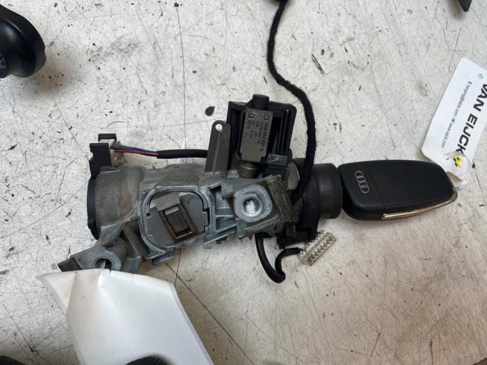 Używane Stacyjka + Kluczyk Audi Q2 (GAB/GAG) 1.4 TFSI 16V Cena € 70,00 Procedura marży oferowane przez Autodemontage van de Laar