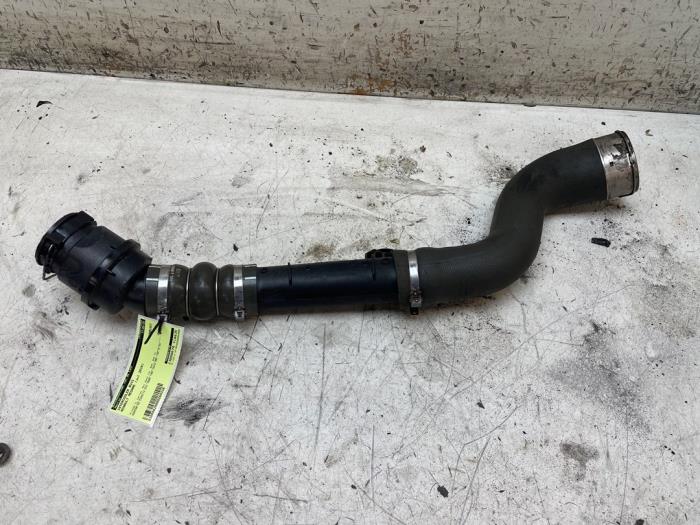 Gebrauchte Intercooler Rohr Renault Megane IV Estate (RFBK) 1.5 Energy dCi 110 Preis € 70,00 Margenregelung angeboten von Autodemontage van de Laar