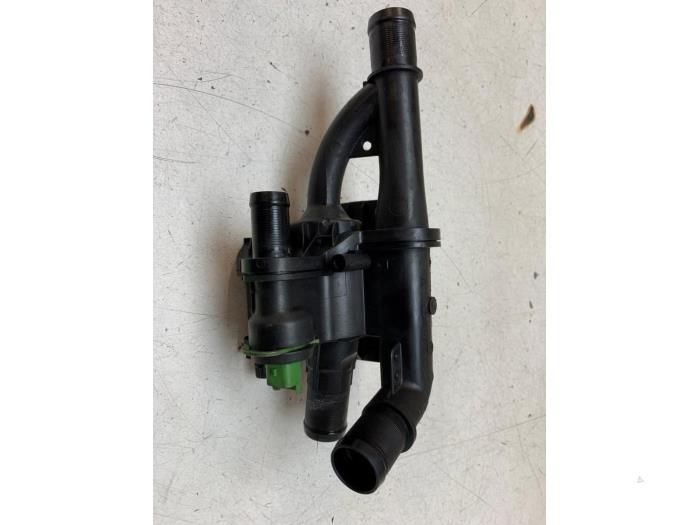 Gebrauchte Thermostatgehäuse Peugeot Partner Tepee (7A/B/C/D/E/F/G/J/P/S) 1.6 HDiF 90 16V Phase 1 Preis € 50,00 Margenregelung angeboten von Autodemontage van de Laar
