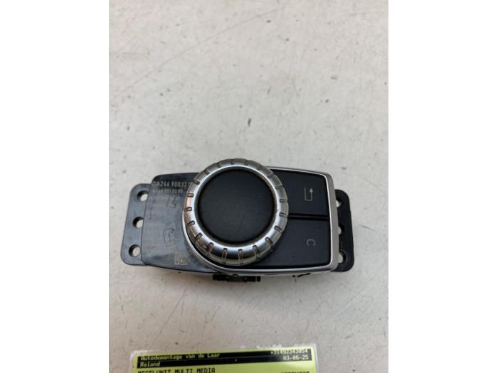 Begagnade Kontrollenhet, multimedia Mercedes A (W176) 1.6 A-180 16V Pris € 50,00 Marginaltabell erbjuds av Autodemontage van de Laar