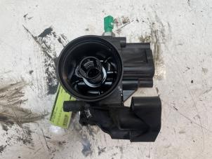 Usados Cuerpo de filtro de aceite Seat Ibiza V (KJB) 1.6 TDI 95 Precio € 75,00 Norma de margen ofrecido por Autodemontage van de Laar