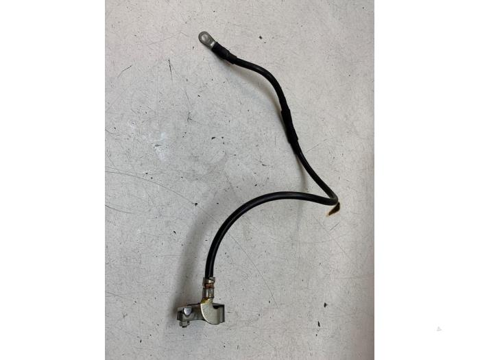 Używane Biegun akumulator Mercedes A (W176) 1.6 A-180 16V Cena € 30,00 Procedura marży oferowane przez Autodemontage van de Laar
