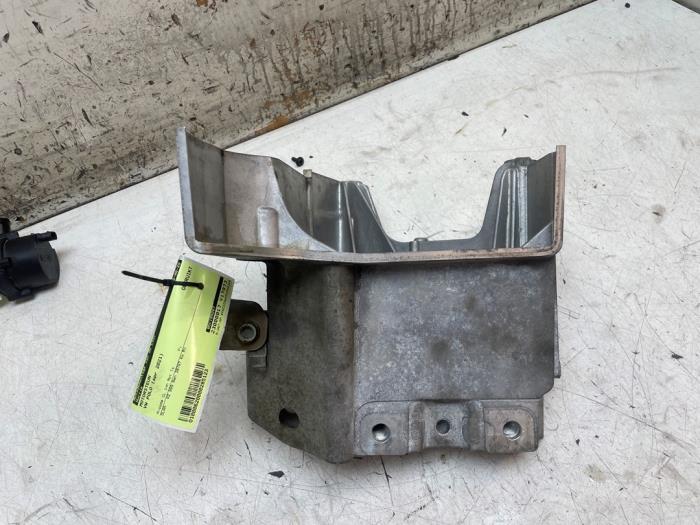 Usagé Support moteur Volkswagen Polo VI (AW1) 1.0 TSI 12V Prix € 30,00 Règlement à la marge proposé par Autodemontage van de Laar