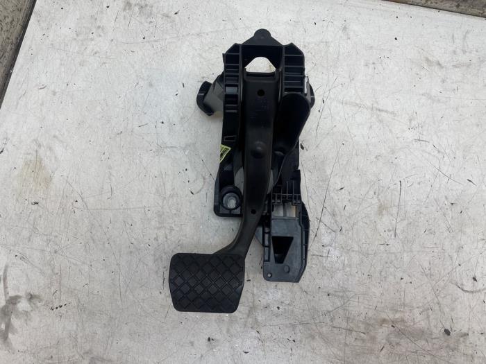 Używane Pedal hamulca Audi Q2 (GAB/GAG) 1.4 TFSI 16V Cena € 50,00 Procedura marży oferowane przez Autodemontage van de Laar