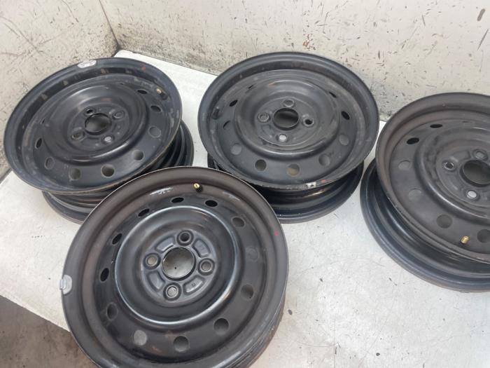 Gebrauchte Felgen Set Suzuki Celerio (LF) 1.0 12V Dualjet Preis € 100,00 Margenregelung angeboten von Autodemontage van de Laar
