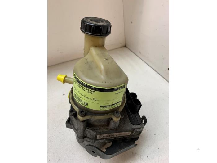 Used Power steering pump Dacia Lodgy (JS/SD0J) 1.2 TCE 16V Price € 200,00 Margin scheme offered by Autodemontage van de Laar