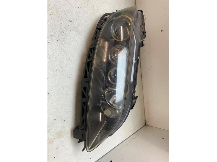 Używane Reflektor prawy Mazda 6 Sportbreak (GY19/89) 2.0i 16V S-VT Cena € 30,00 Procedura marży oferowane przez Autodemontage van de Laar