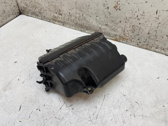 Begagnade Luftfilterhus Mitsubishi Space Star (A0) 1.2 12V Pris € 50,00 Marginaltabell erbjuds av Autodemontage van de Laar