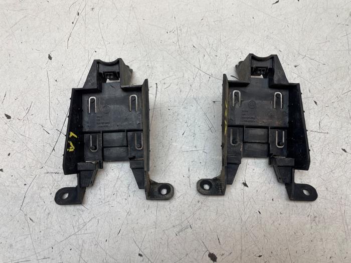 Blind spot radar bracket